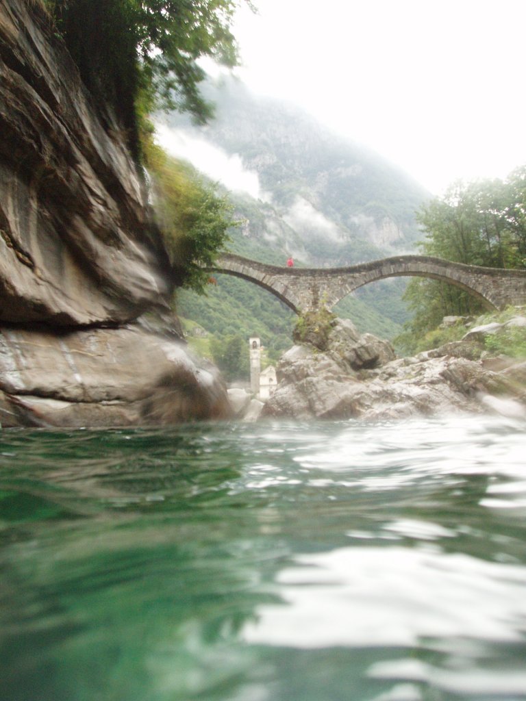 re re re Pont romain
Mots-clés: verzasca