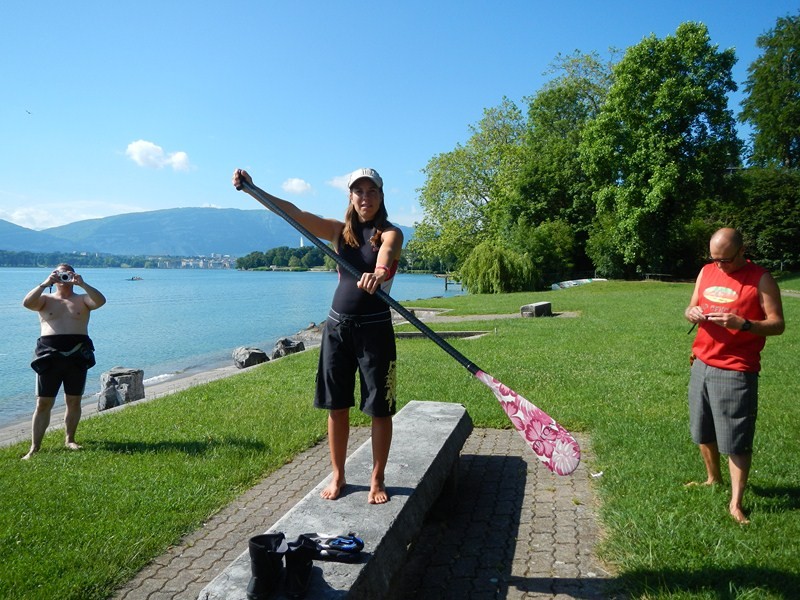 DSCN0061_comment_tenir_la_pagaie_cmw.JPG